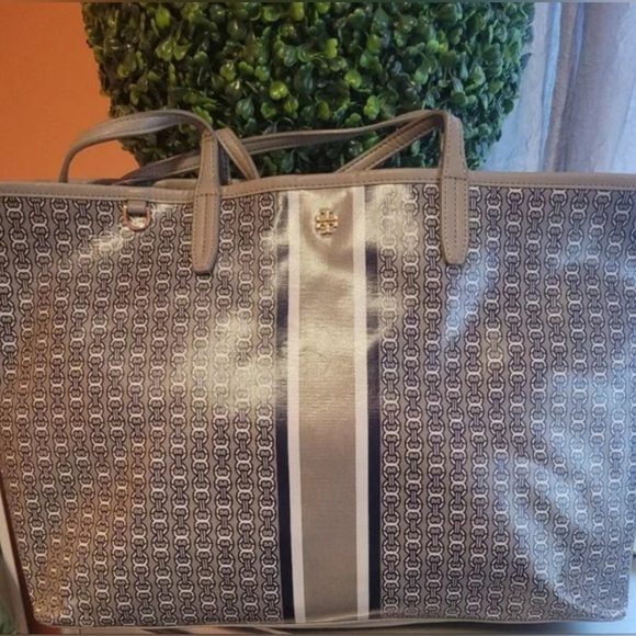 Tory Burch - Picture 1 of 3